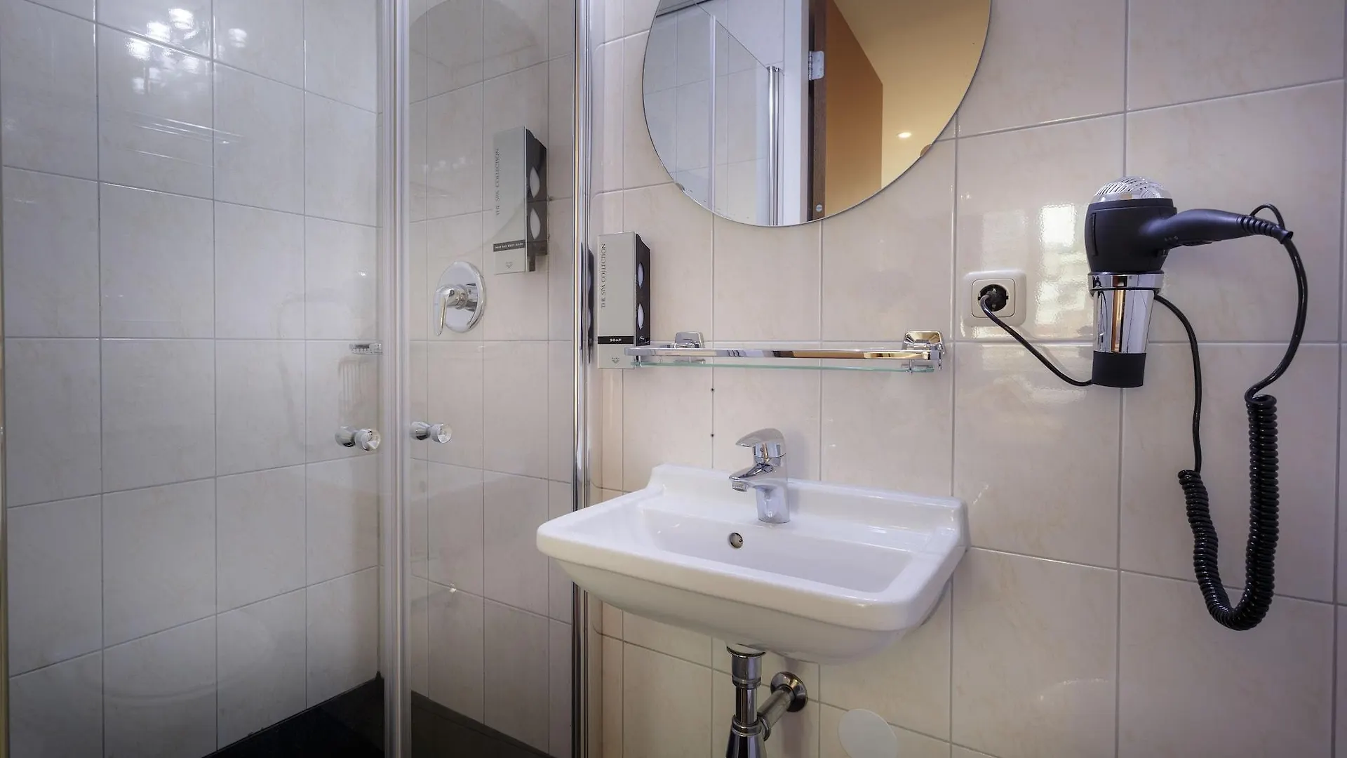 Amsterdam Downtown Hotel