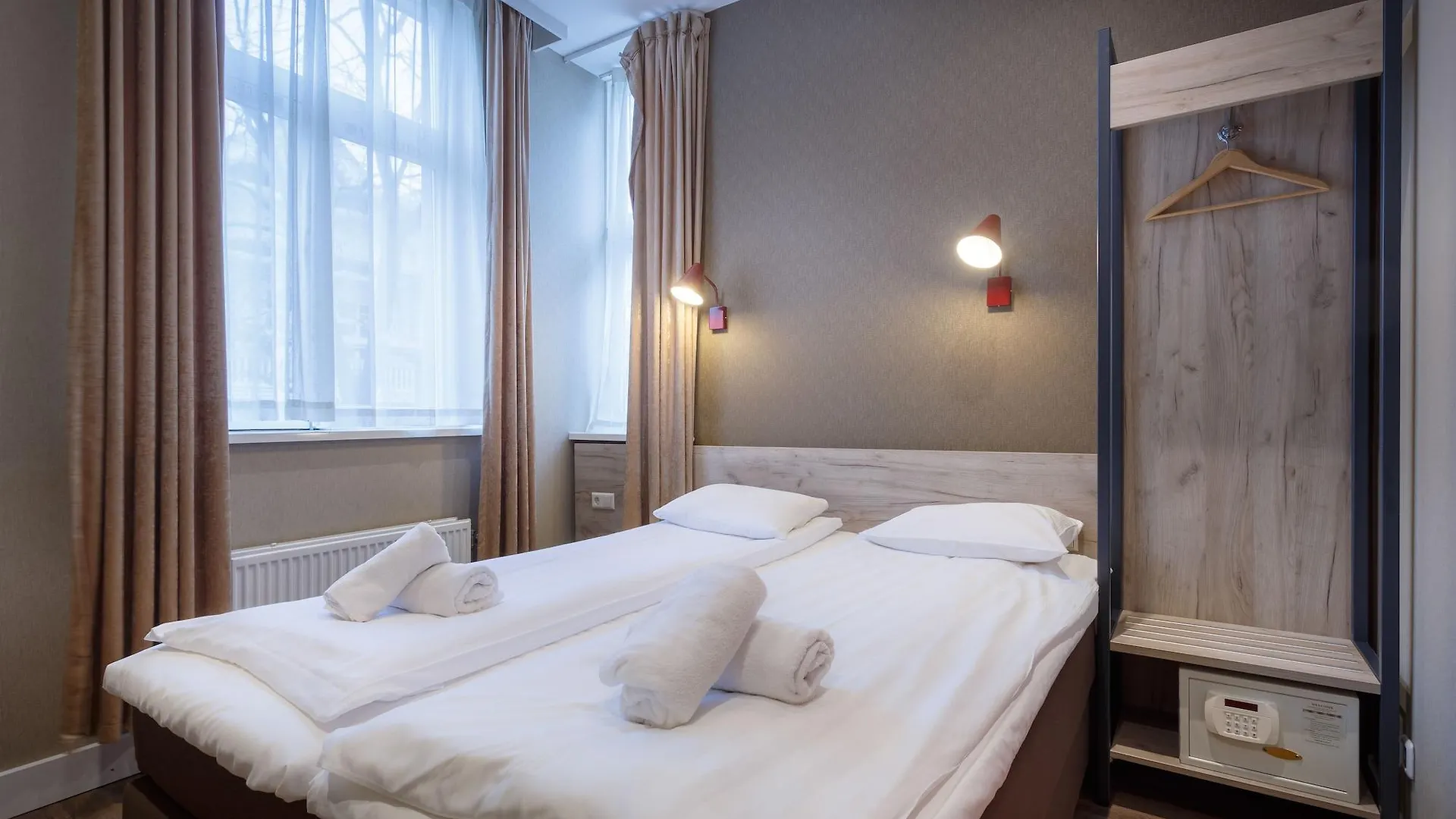 **  Amsterdam Downtown Hotel Hollanda
