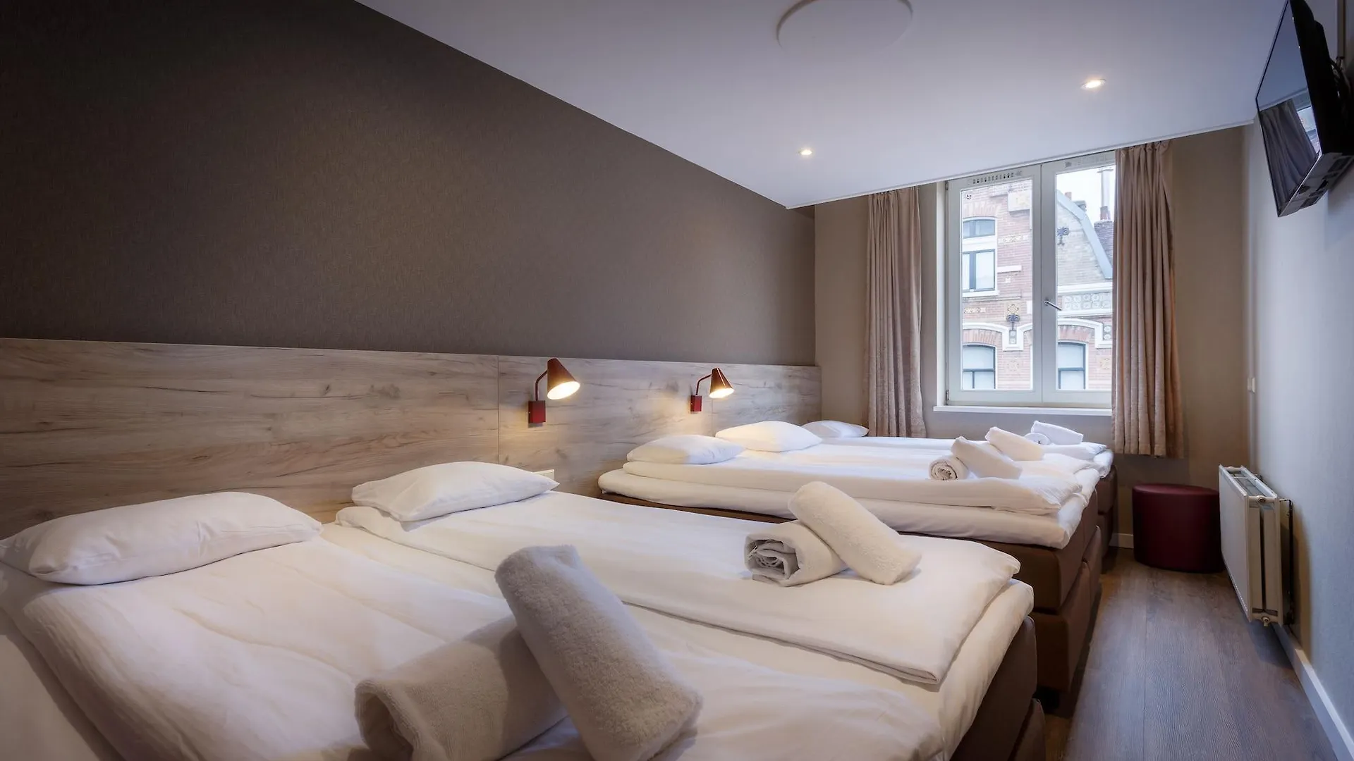 Amsterdam Downtown Hotel 2*,