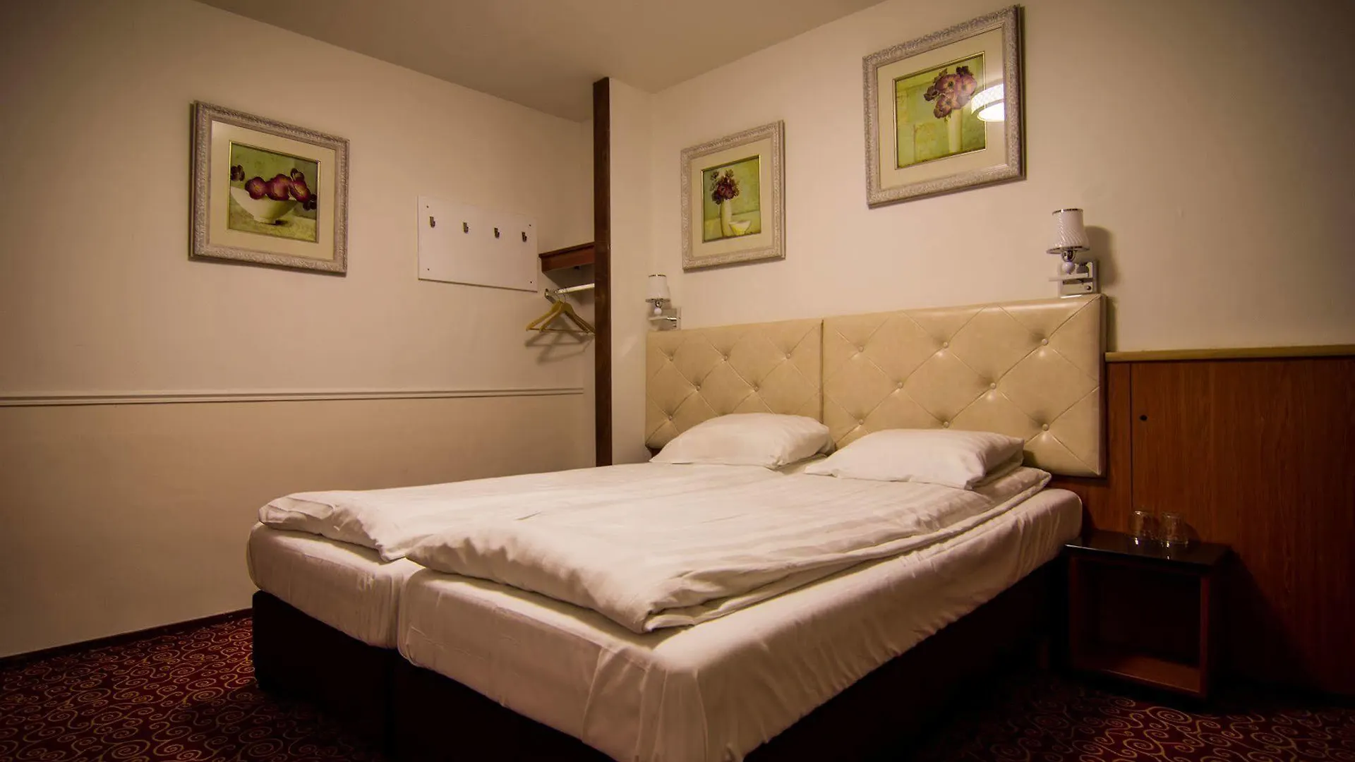 Amsterdam Downtown Hotel