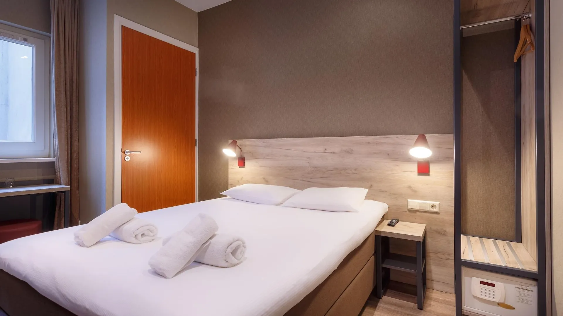 Amsterdam Downtown Hotel