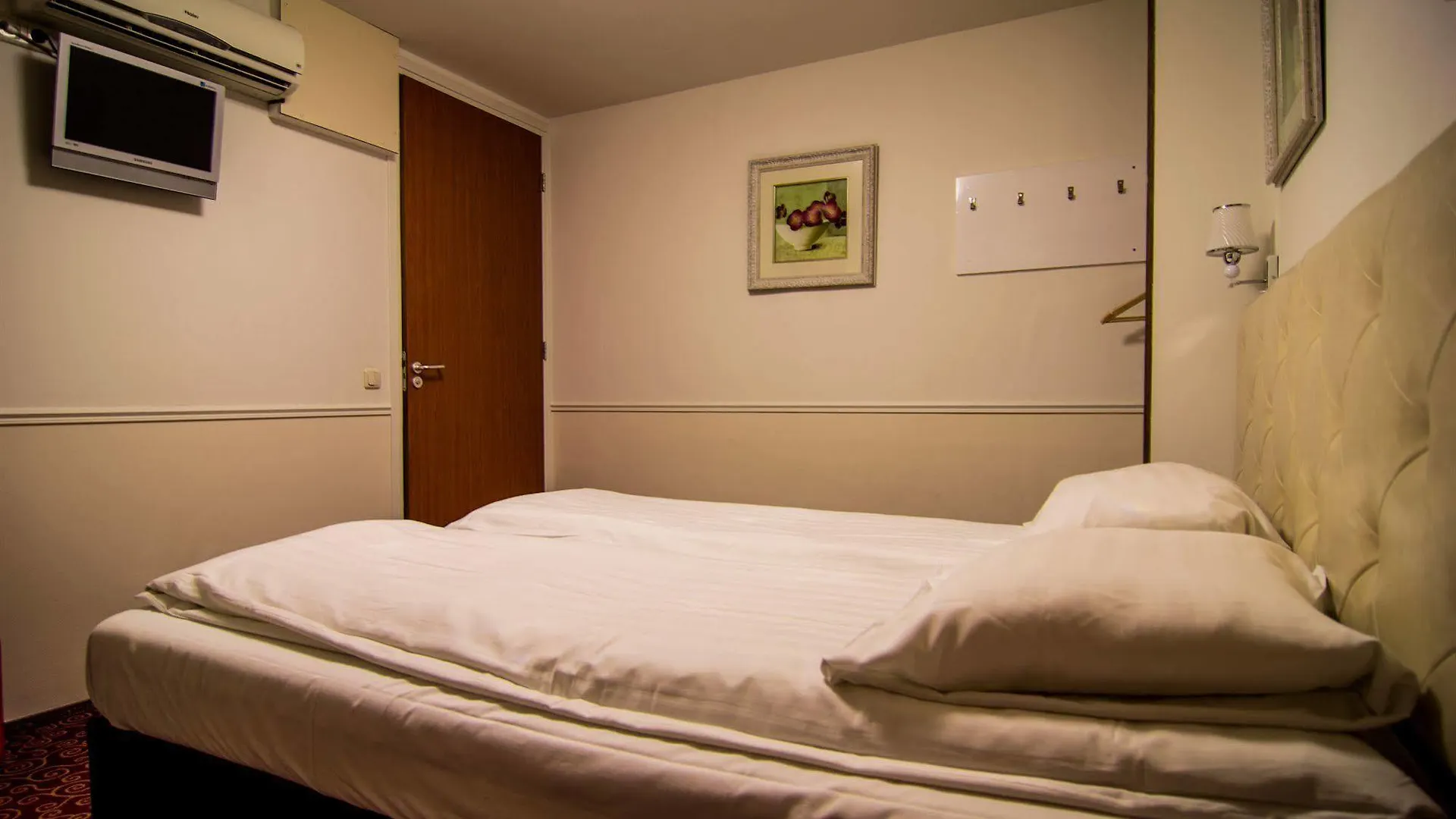 Amsterdam Downtown Hotel