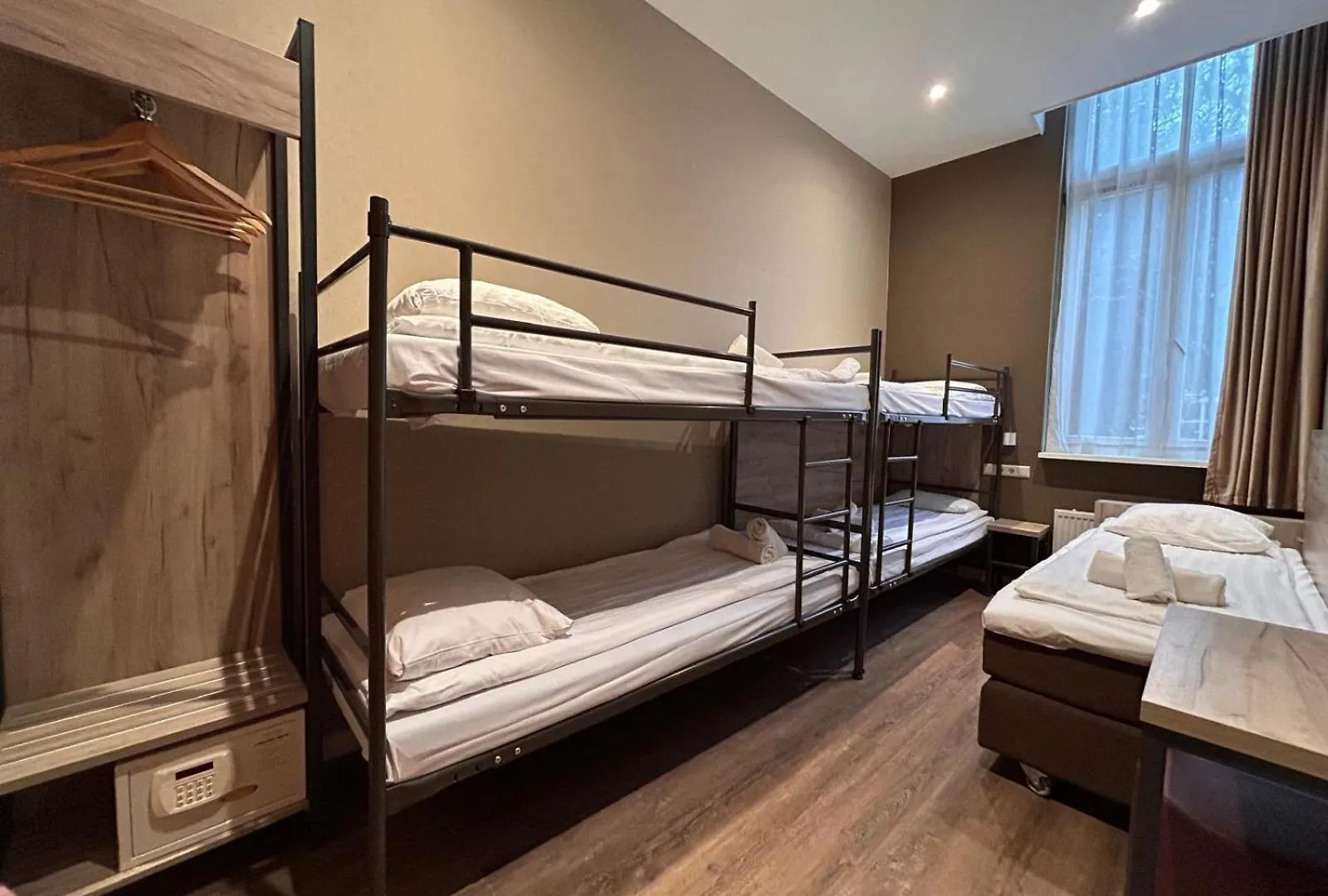 Amsterdam Downtown Hotel